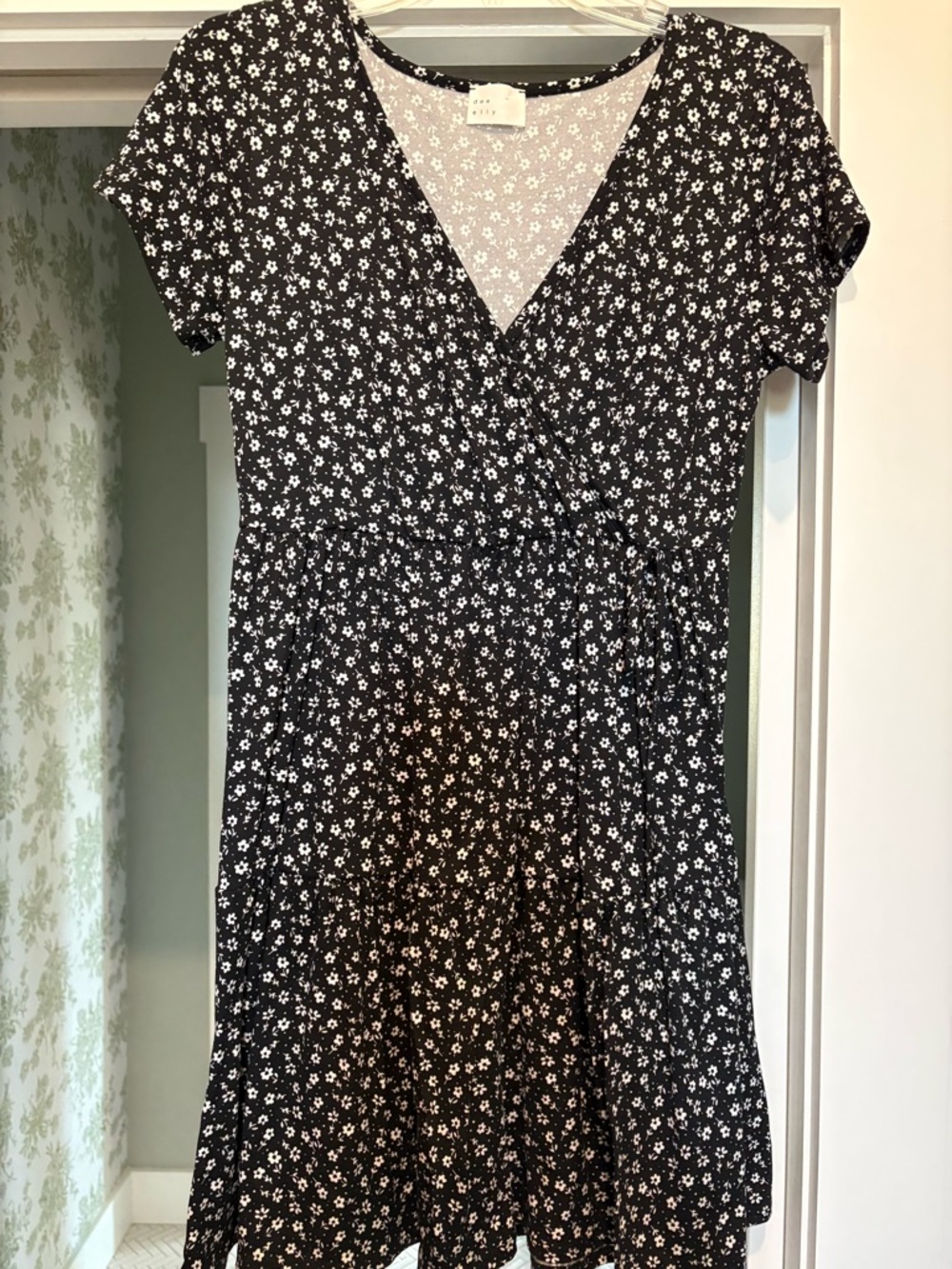 Francesca's Collections Black and White Floral Mini Dress